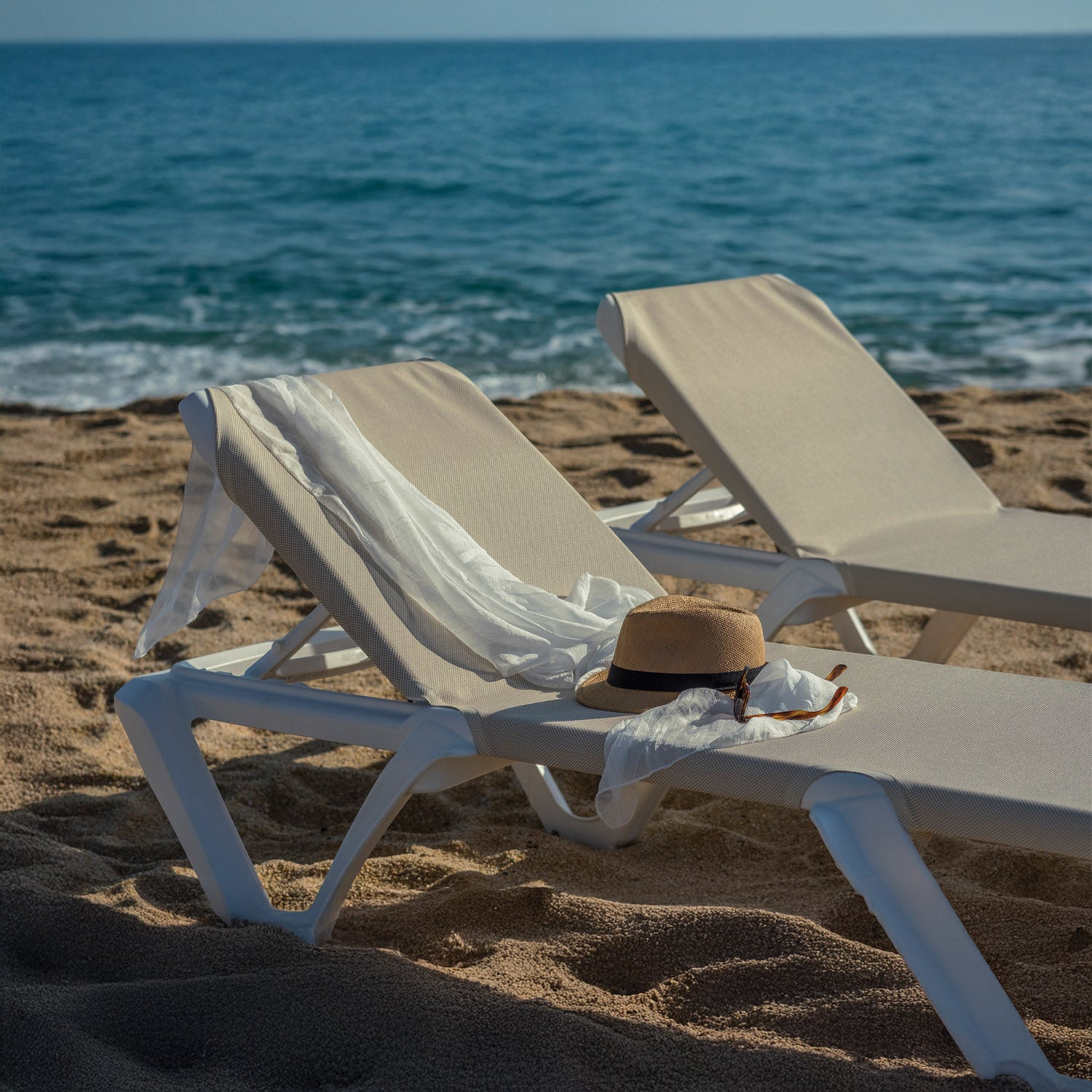 #color_Khaki Sling/White Frame