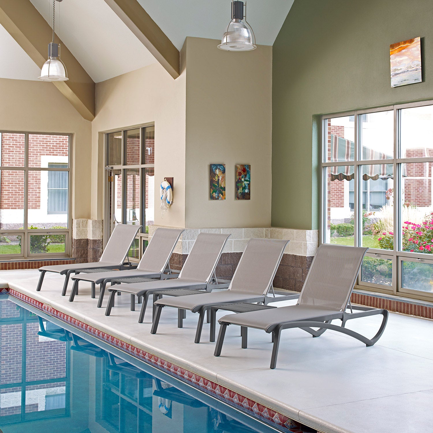 #color_Volcanic Black