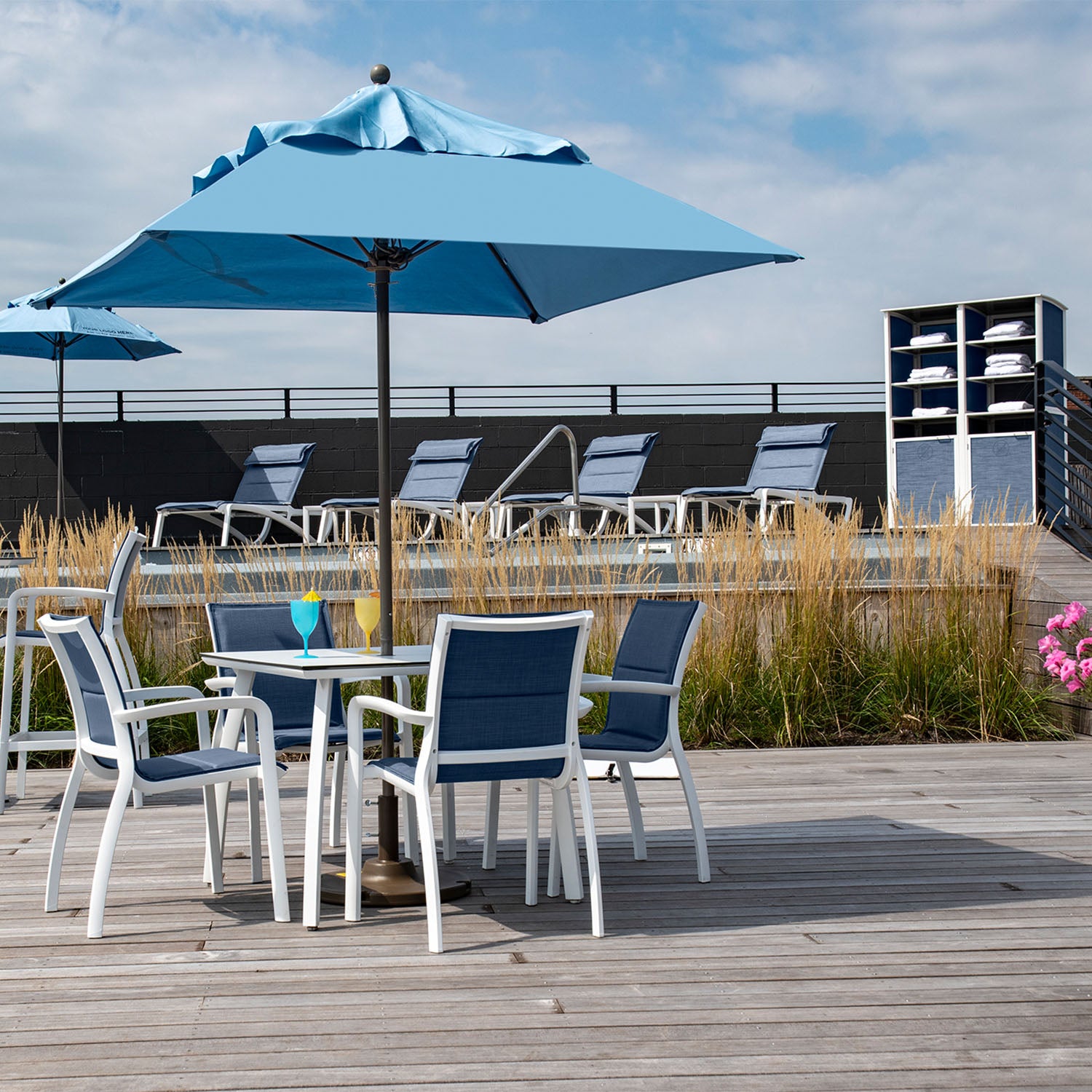 #color_Madras Blue/Glacier White