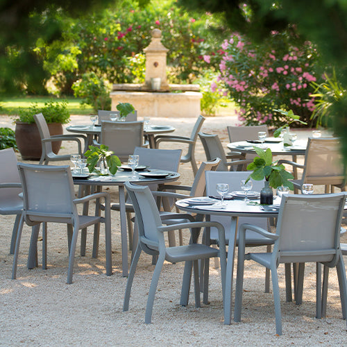 2024's Hottest Trends in Outdoor Restaurant Furniture