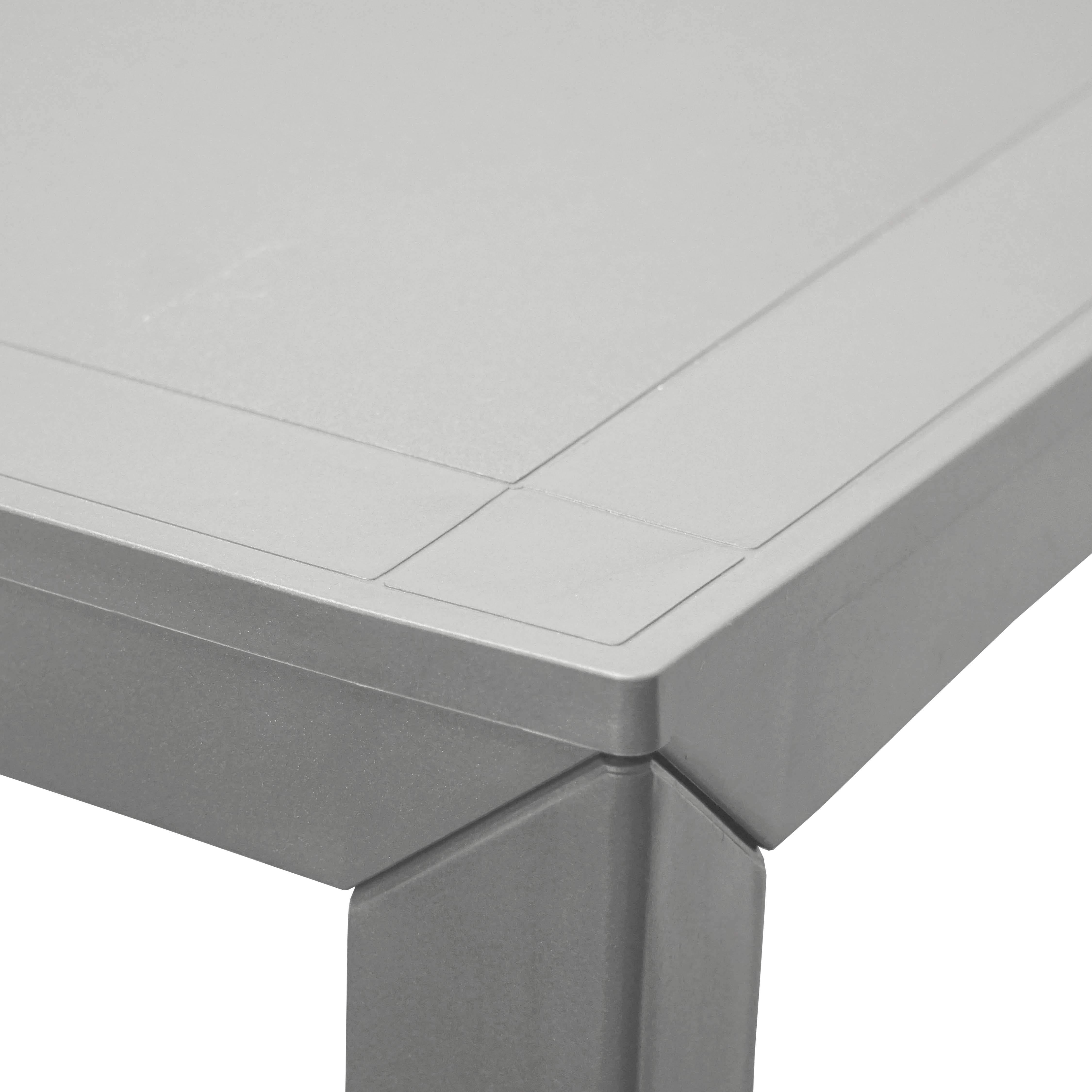 #color_platinum gray